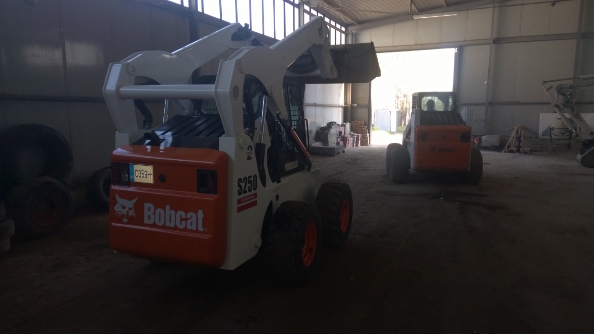 Bobcat mini krautuvų nuoma        